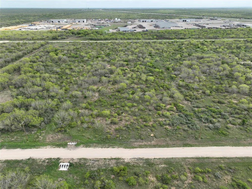 5 Pr Frio Estates Drive Moore, TX 78057