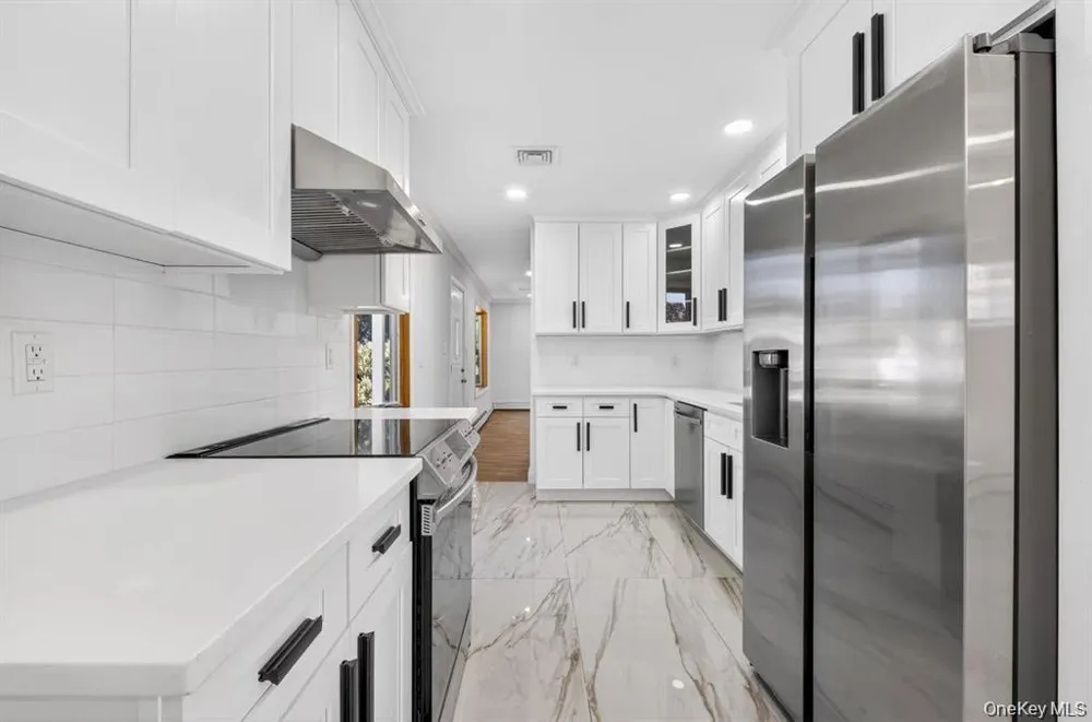 84 Cornflower Levittown, NY 11756