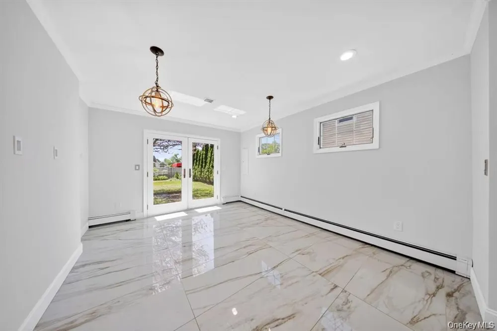 84 Cornflower Levittown, NY 11756