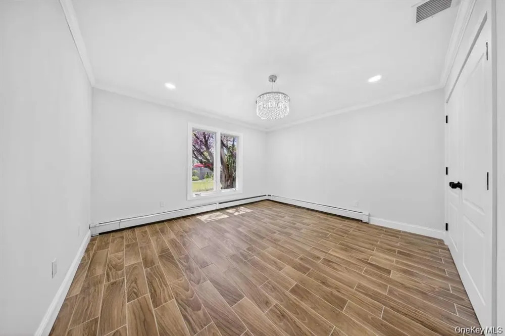 84 Cornflower Levittown, NY 11756