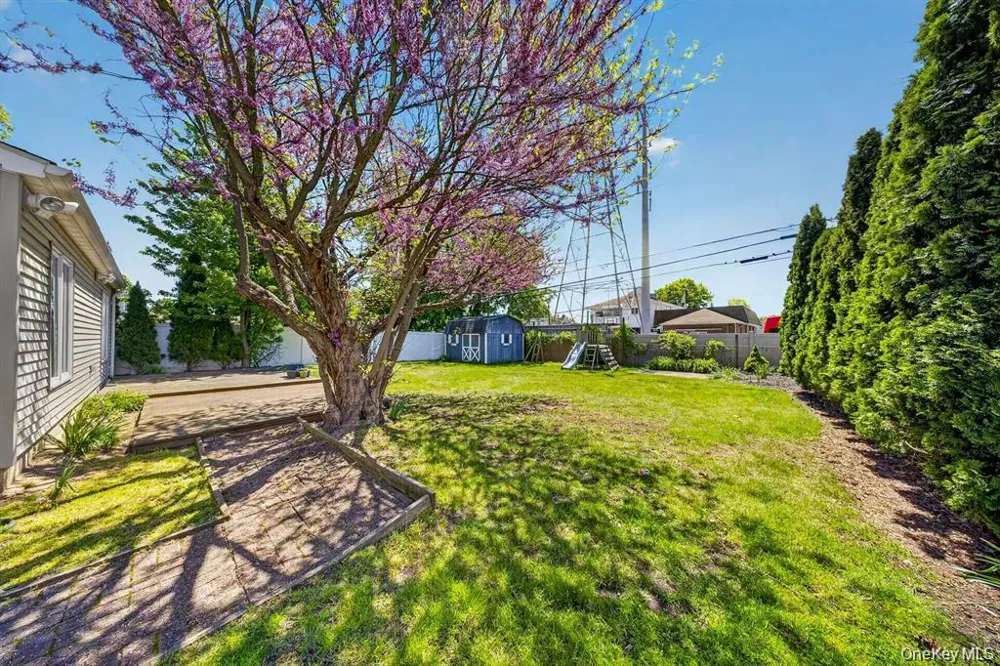 84 Cornflower Levittown, NY 11756
