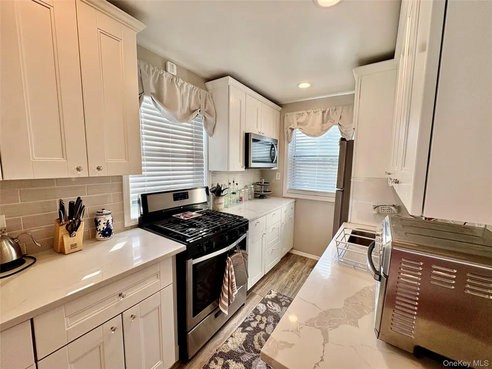 260-08 74th Avenue #2nd Floor Glen Oaks, NY 11004
