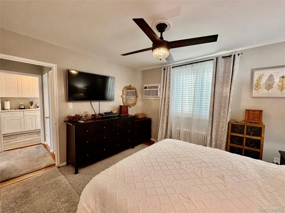 260-08 74th Avenue #2nd Floor Glen Oaks, NY 11004