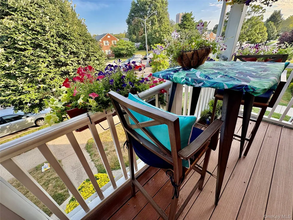 260-08 74th Avenue #2nd Floor Glen Oaks, NY 11004