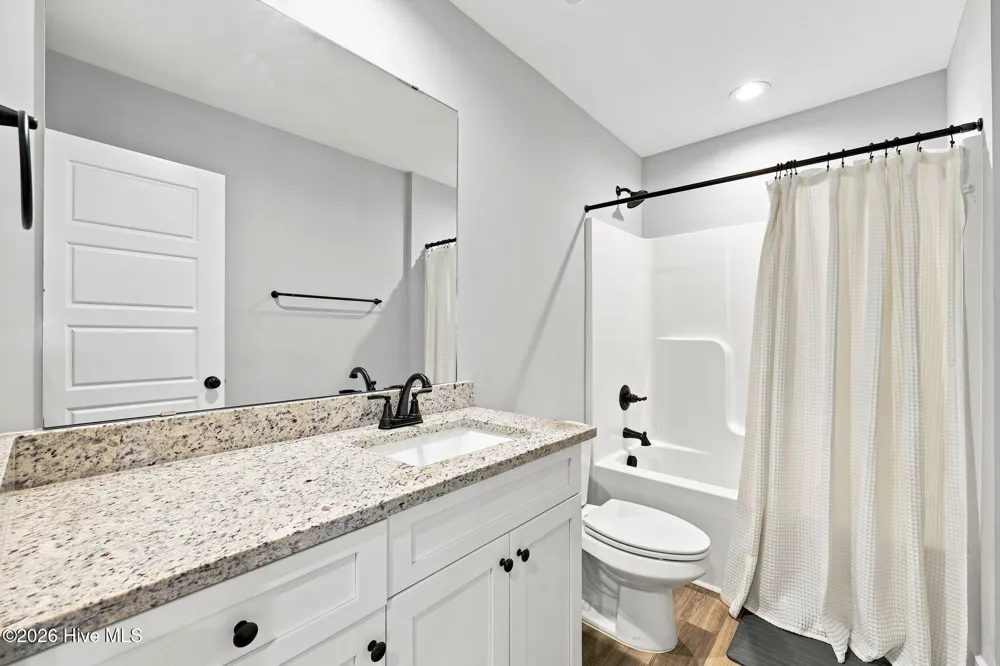 284 E Ivybridge Drive Hubert, NC 28539