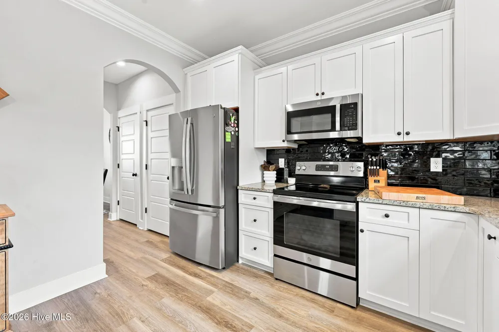 284 E Ivybridge Drive Hubert, NC 28539