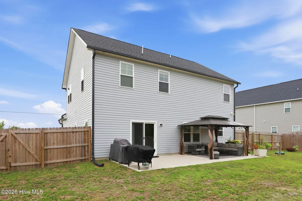284 E Ivybridge Drive Hubert, NC 28539