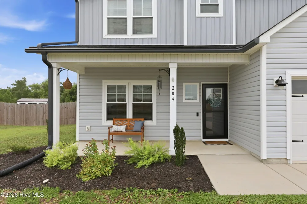 284 E Ivybridge Drive Hubert, NC 28539