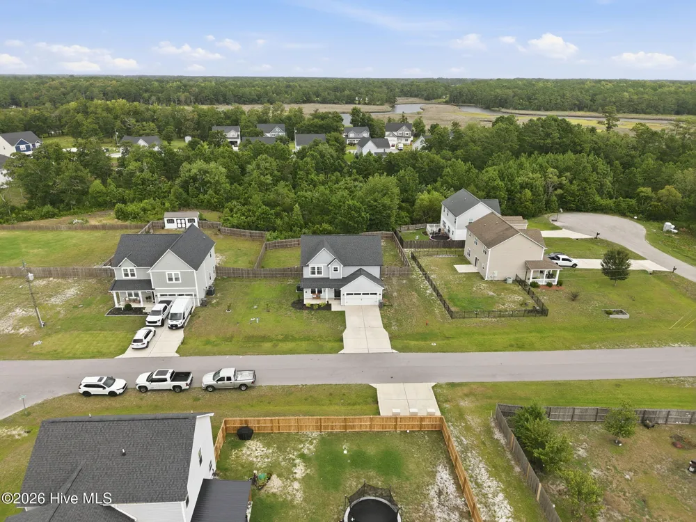 284 E Ivybridge Drive Hubert, NC 28539