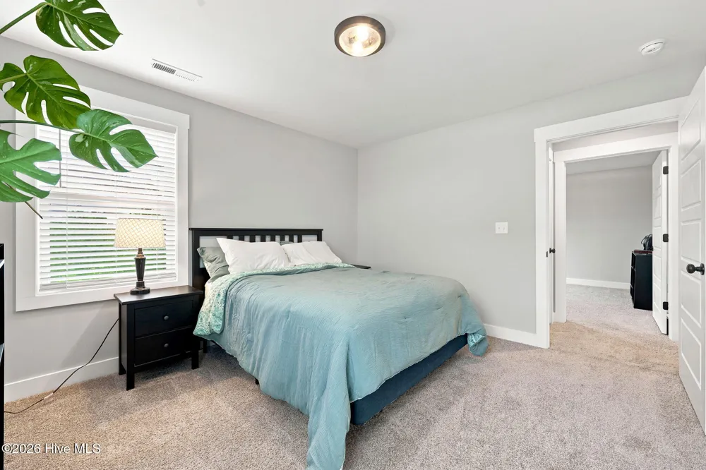 284 E Ivybridge Drive Hubert, NC 28539