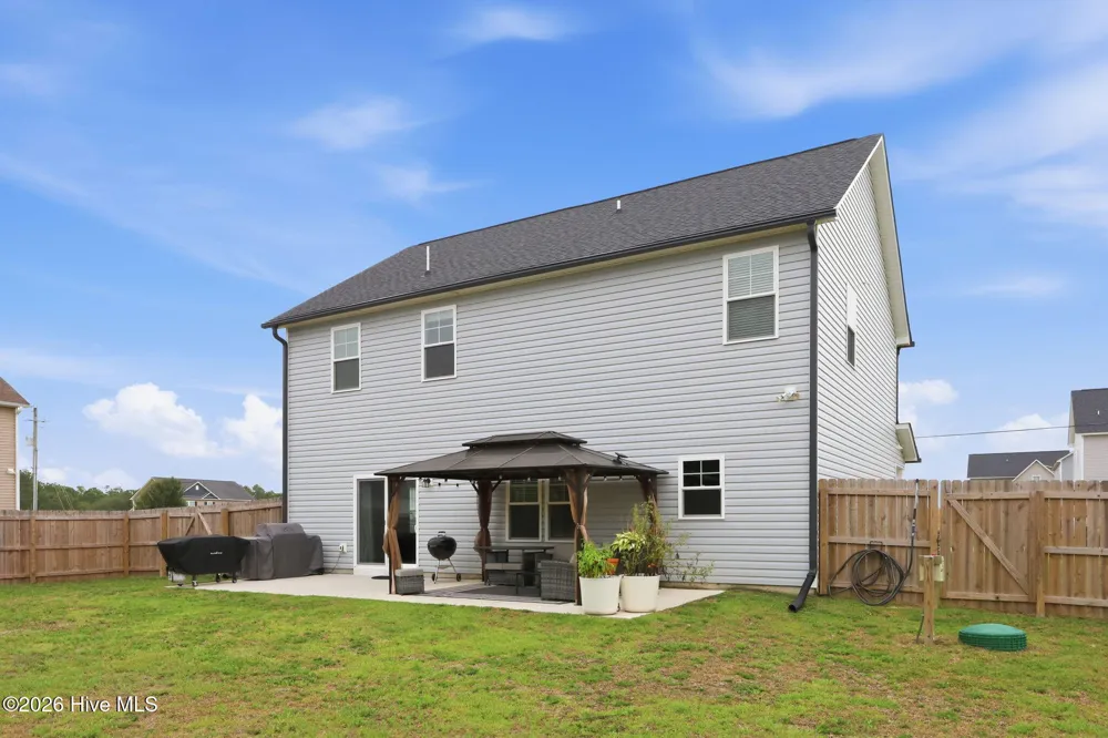 284 E Ivybridge Drive Hubert, NC 28539