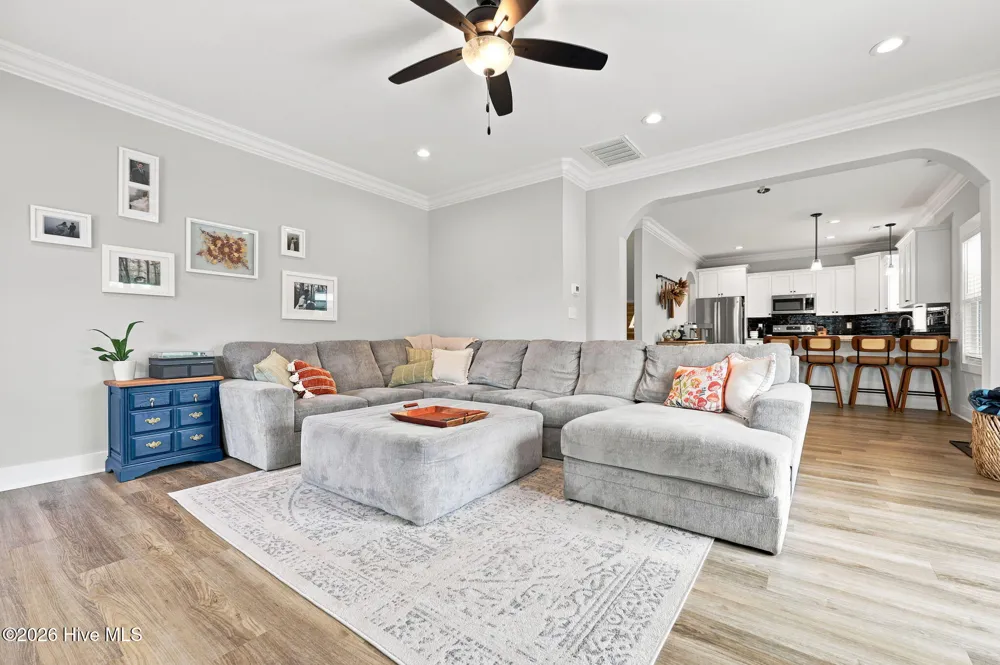 284 E Ivybridge Drive Hubert, NC 28539