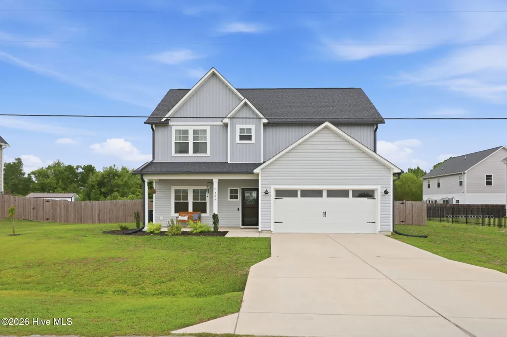 284 E Ivybridge Drive Hubert, NC 28539