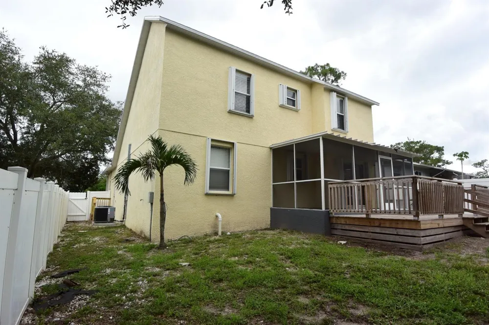 183 HIGHLAND ROAD Tarpon Springs, FL 34689
