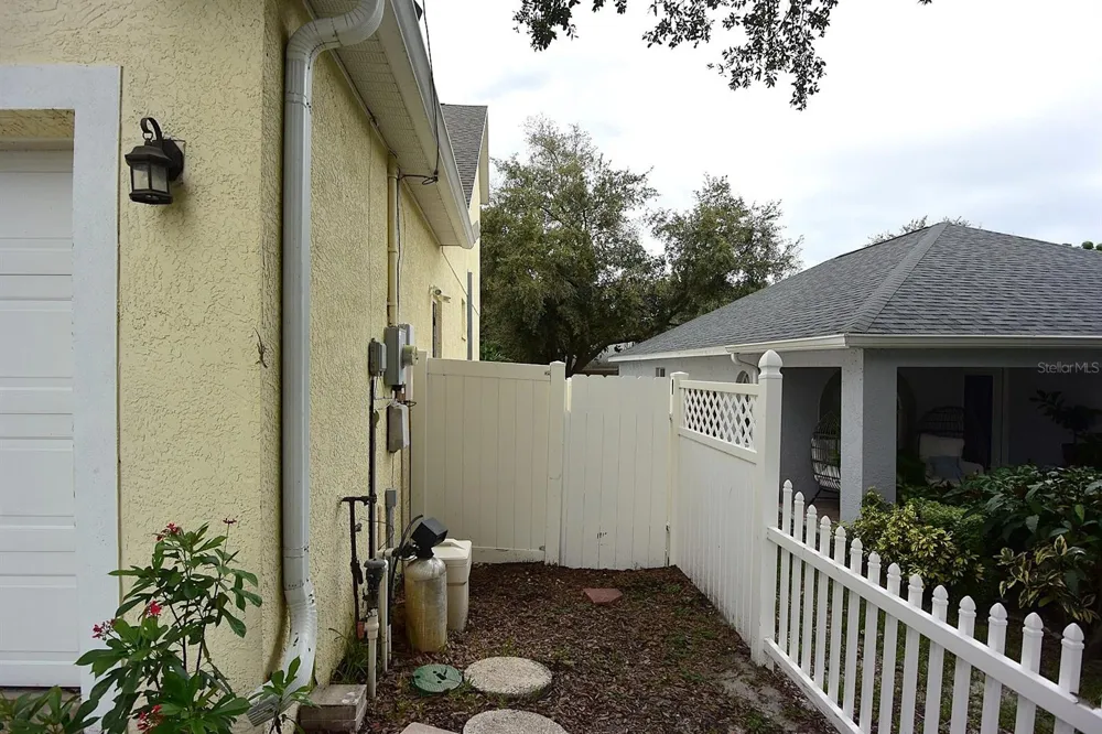 183 HIGHLAND ROAD Tarpon Springs, FL 34689