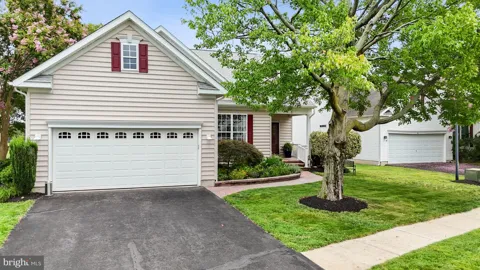 8 WAUWINET COURT