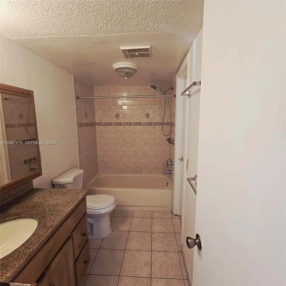 580 NW 114th Ave #201 Sweetwater, FL 33172