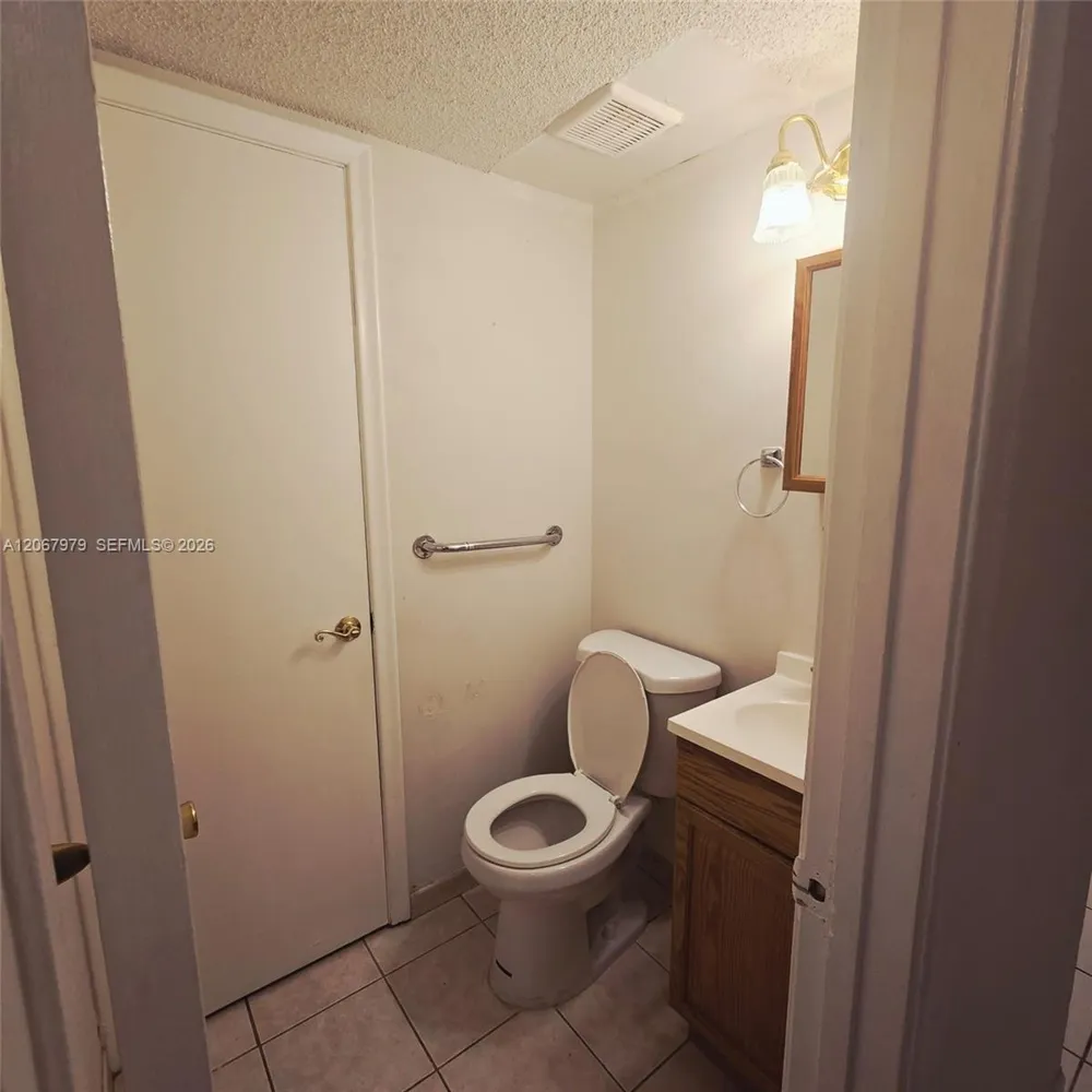 580 NW 114th Ave #201 Sweetwater, FL 33172