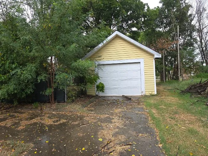 128 S 4th Street Okemah, OK 74859