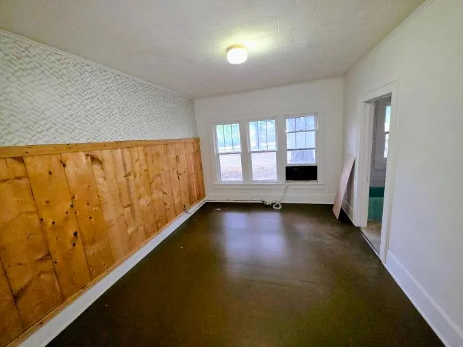 128 S 4th Street Okemah, OK 74859