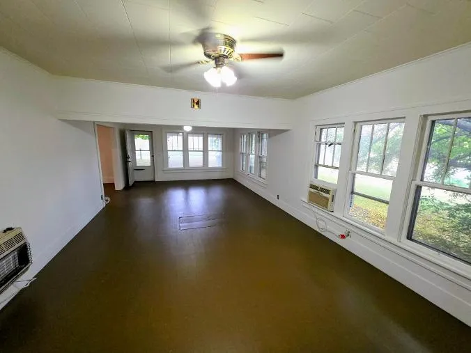 128 S 4th Street Okemah, OK 74859