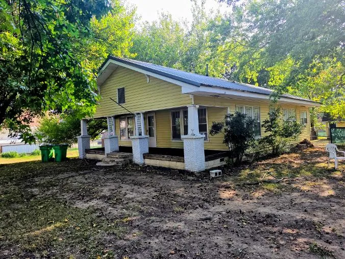 128 S 4th Street Okemah, OK 74859