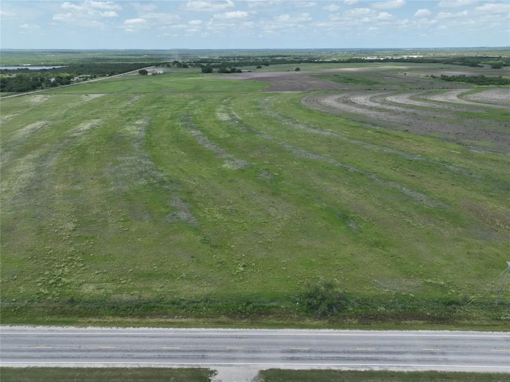 2 Fm 882 Road Kenedy, TX 78119