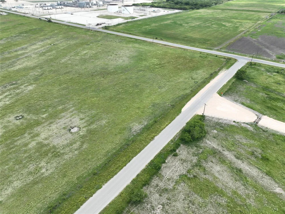 2 Fm 882 Road Kenedy, TX 78119