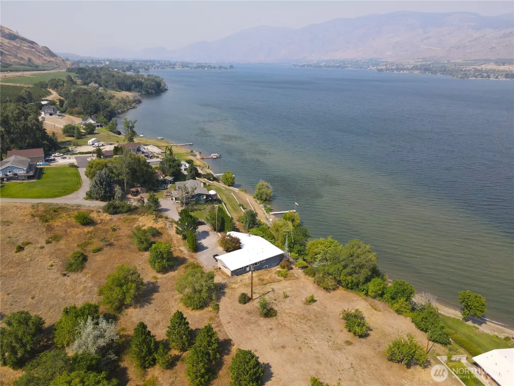6 Nulton Lane Oroville, WA 98844