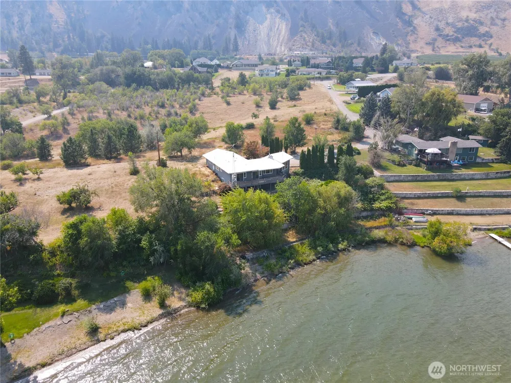 6 Nulton Lane Oroville, WA 98844