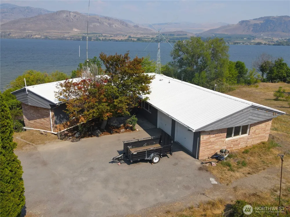 6 Nulton Lane Oroville, WA 98844