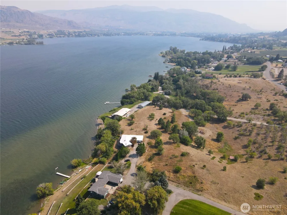 6 Nulton Lane Oroville, WA 98844