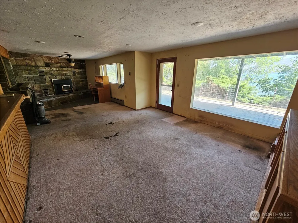 6 Nulton Lane Oroville, WA 98844