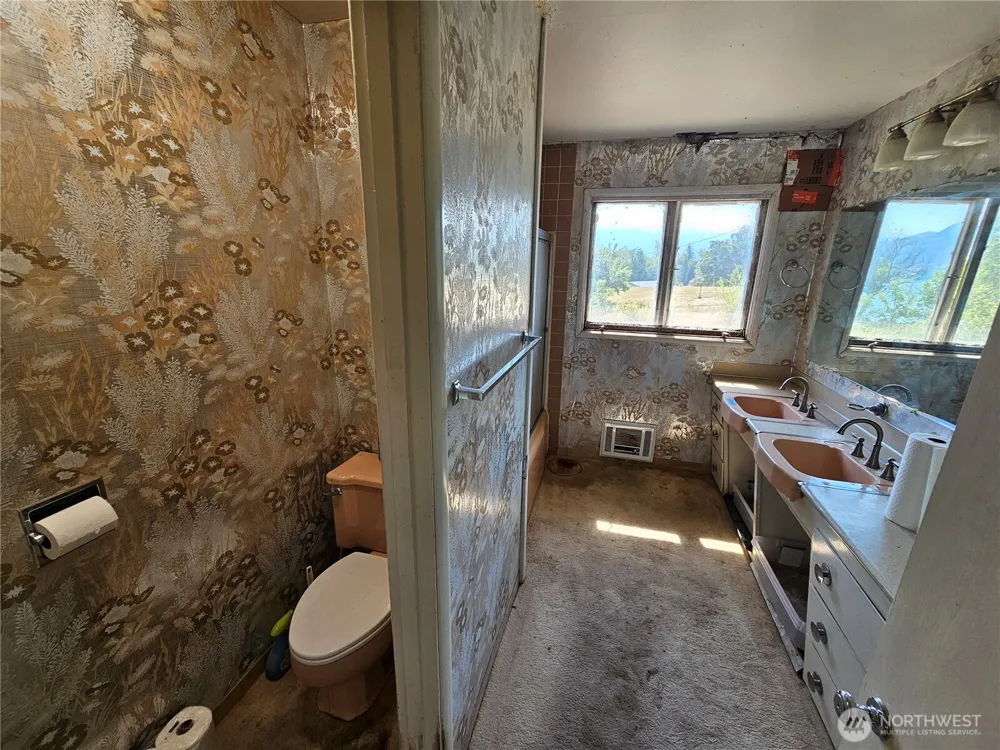 6 Nulton Lane Oroville, WA 98844