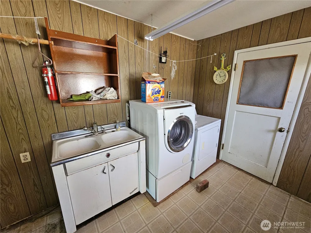6 Nulton Lane Oroville, WA 98844
