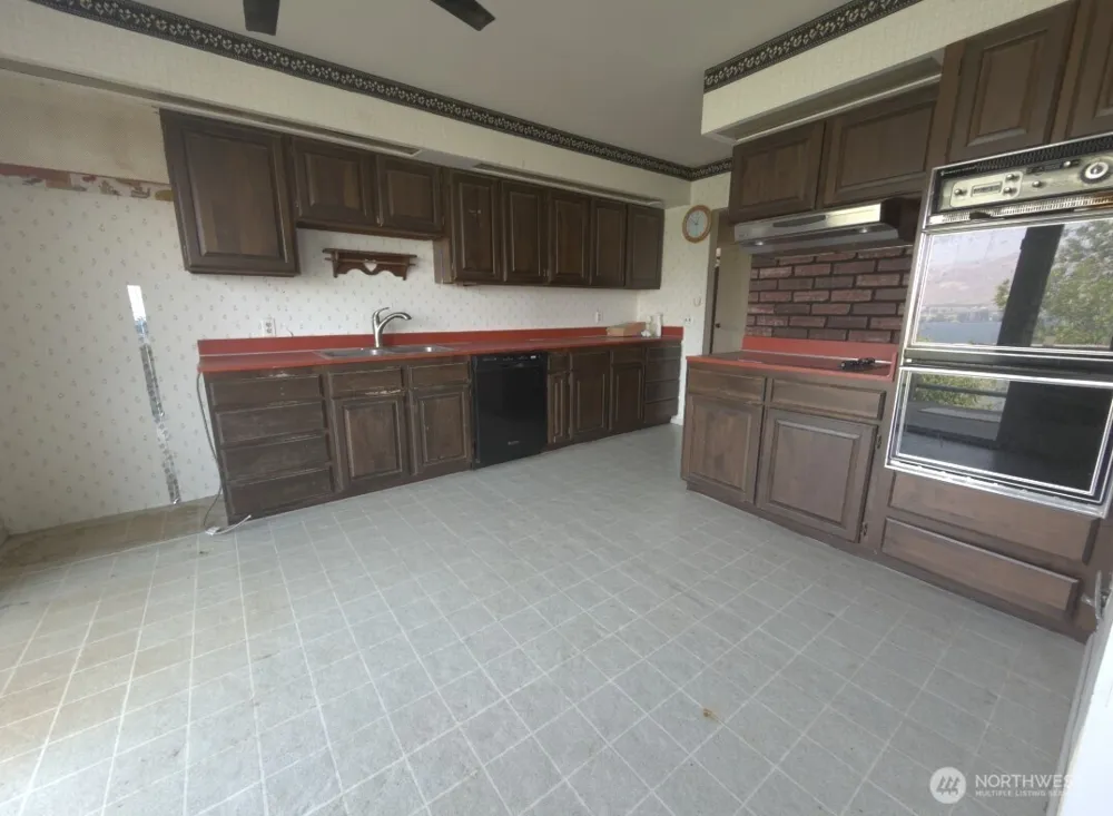 6 Nulton Lane Oroville, WA 98844