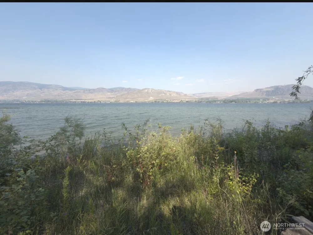 6 Nulton Lane Oroville, WA 98844