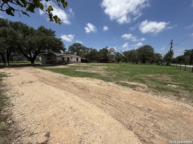 505 NOTTINGHAM DR Poteet, TX 78065