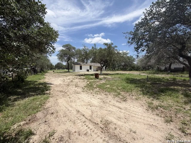 505 NOTTINGHAM DR Poteet, TX 78065