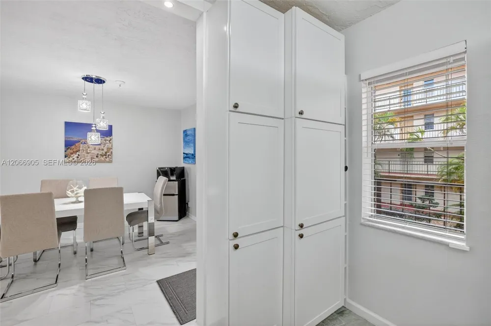 2801 Somerset Dr #205 Lauderdale Lakes, FL 33311