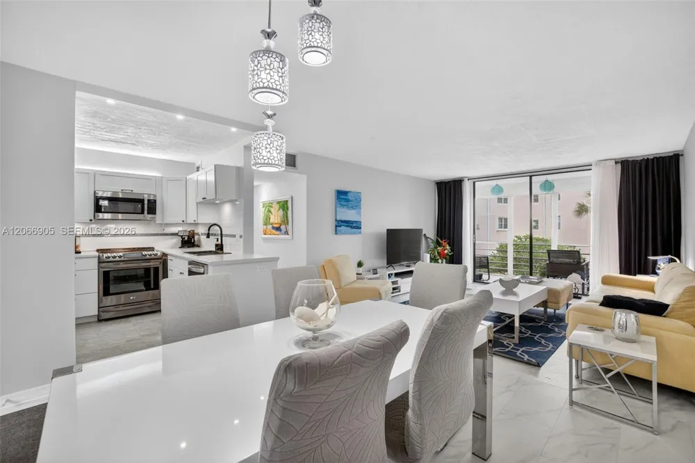 2801 Somerset Dr #205 Lauderdale Lakes, FL 33311