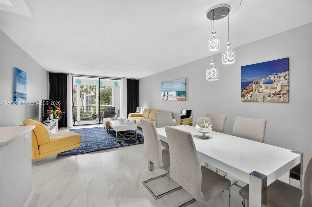 2801 Somerset Dr #205 Lauderdale Lakes, FL 33311