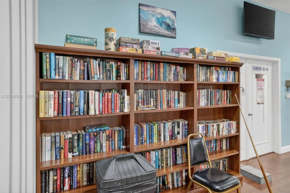 2801 Somerset Dr #205 Lauderdale Lakes, FL 33311
