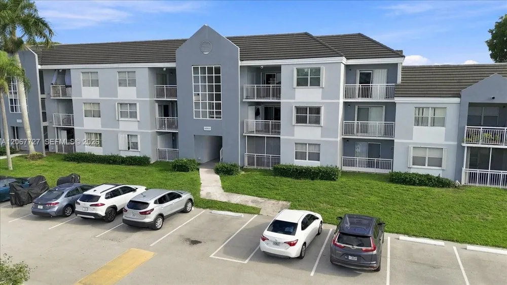8660 SW 212th St #306 Cutler Bay, FL 33189
