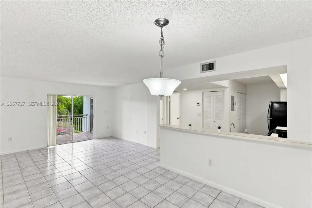 8660 SW 212th St #306 Cutler Bay, FL 33189