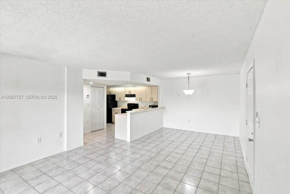 8660 SW 212th St #306 Cutler Bay, FL 33189
