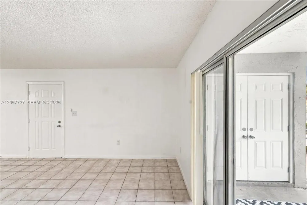 8660 SW 212th St #306 Cutler Bay, FL 33189