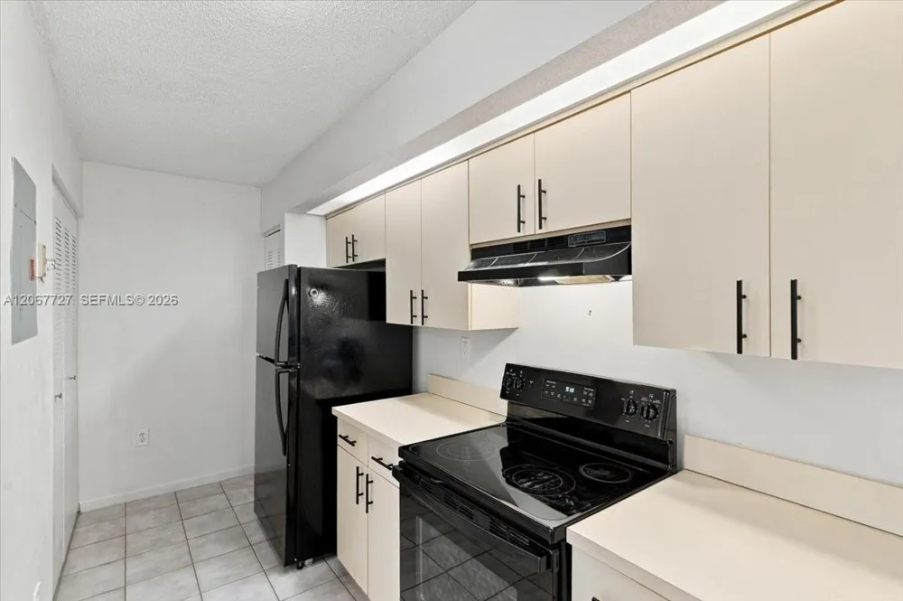 8660 SW 212th St #306 Cutler Bay, FL 33189