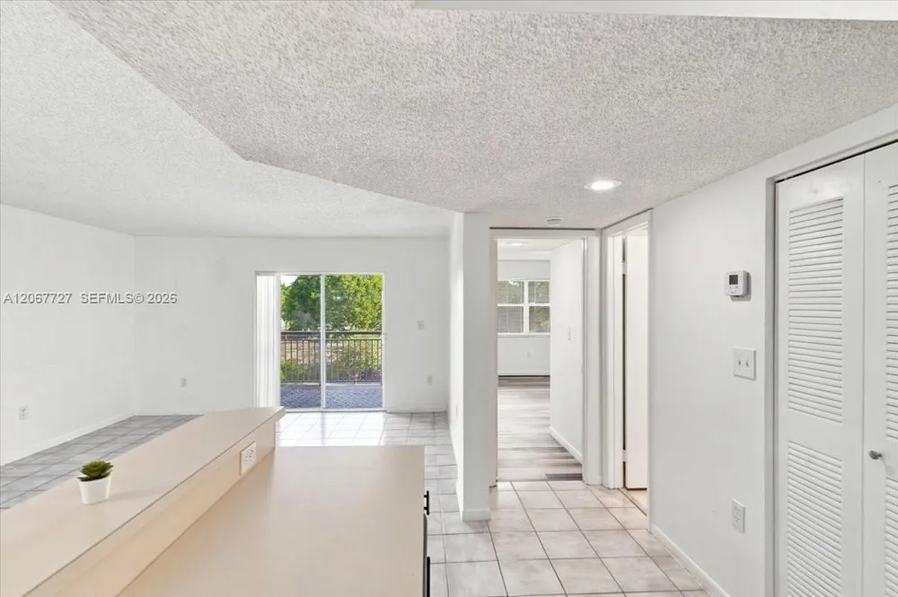 8660 SW 212th St #306 Cutler Bay, FL 33189