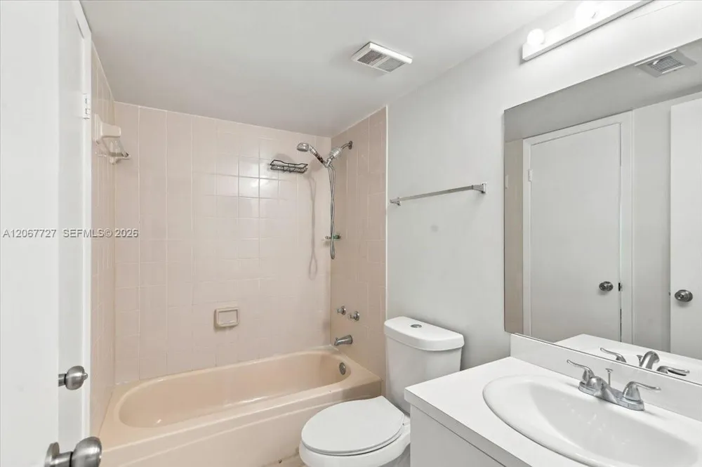 8660 SW 212th St #306 Cutler Bay, FL 33189